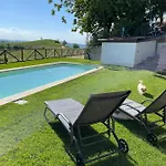 La Casa Del Tiglio ベッド・アンド・ブレックファスト Mombaruzzo