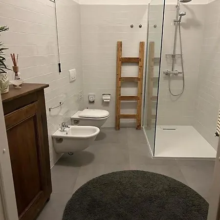 La Casa Del Tiglio 4* Момбаруццо